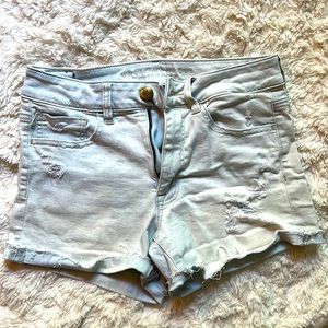 ✨AMERICAN EAGLE✨ high rise shortie light denim super stretch jean shorts SIZE 6
